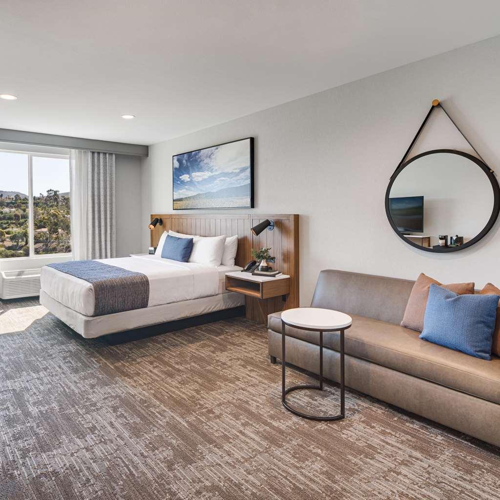 Ayres Carlsbad Vista